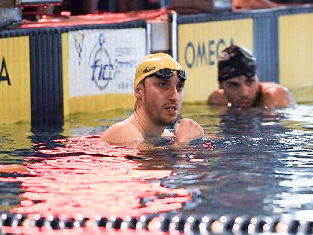 luca-matia-gozzi-in-piscina-durante-una-gara-di-nuoto
